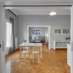 Bright Bright A Central Apartment With Balcony